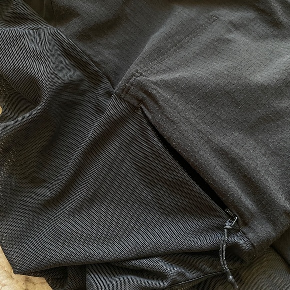 Lululemon fuel the track 1/2 zip size M - Picture 4 of 6